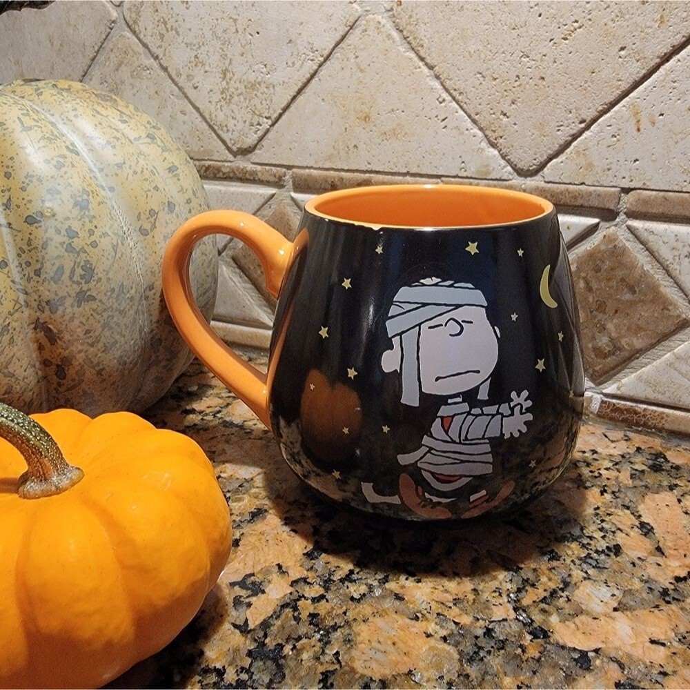 Peanuts Halloween 2021 Coffee Mug Charlie Brown Costume  black orange cup * - Picture 2 of 7